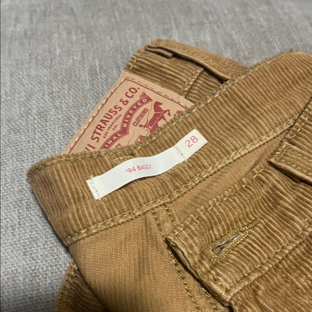 Levi's women’s  Corduroy Pants - Tan